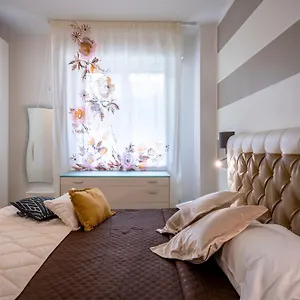 Kalbia Or Renovated, Functional, Intimate And , Cagliari Italia